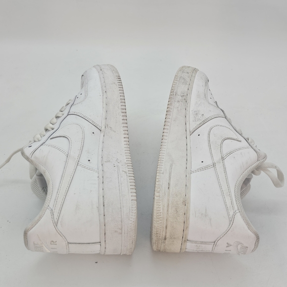 Nike Air Force 1 07 Triple White Men’s Shoes 9.5 Classic Streetwear Iconic Sneak - Picture 5 of 12